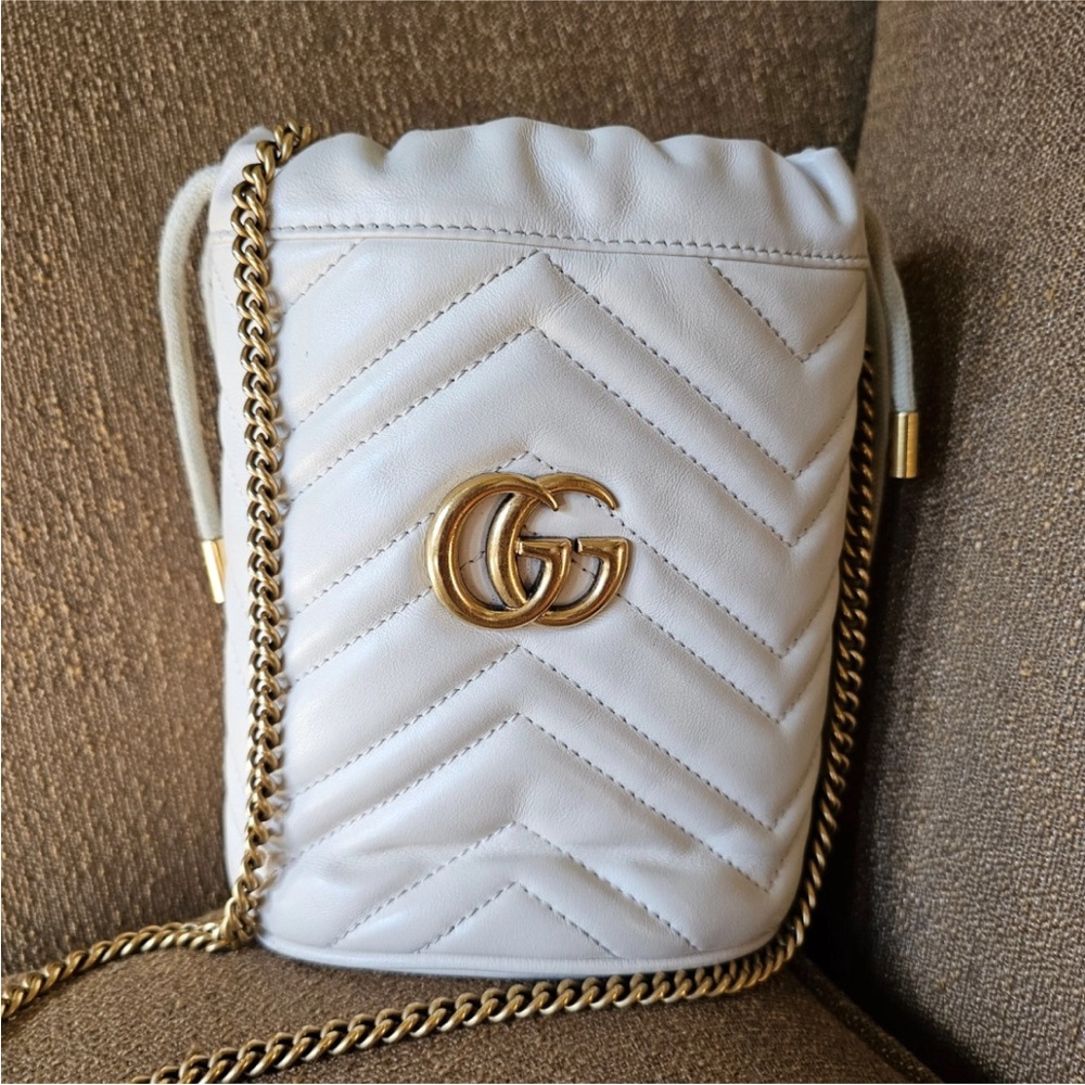 - Gucci GG mini marmont bucket bag
